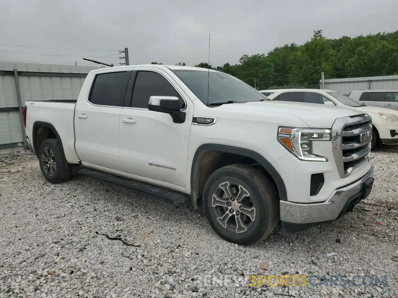 4 Photograph of a damaged car 1GTU9BED7MZ157136 GMC SIERRA 2021