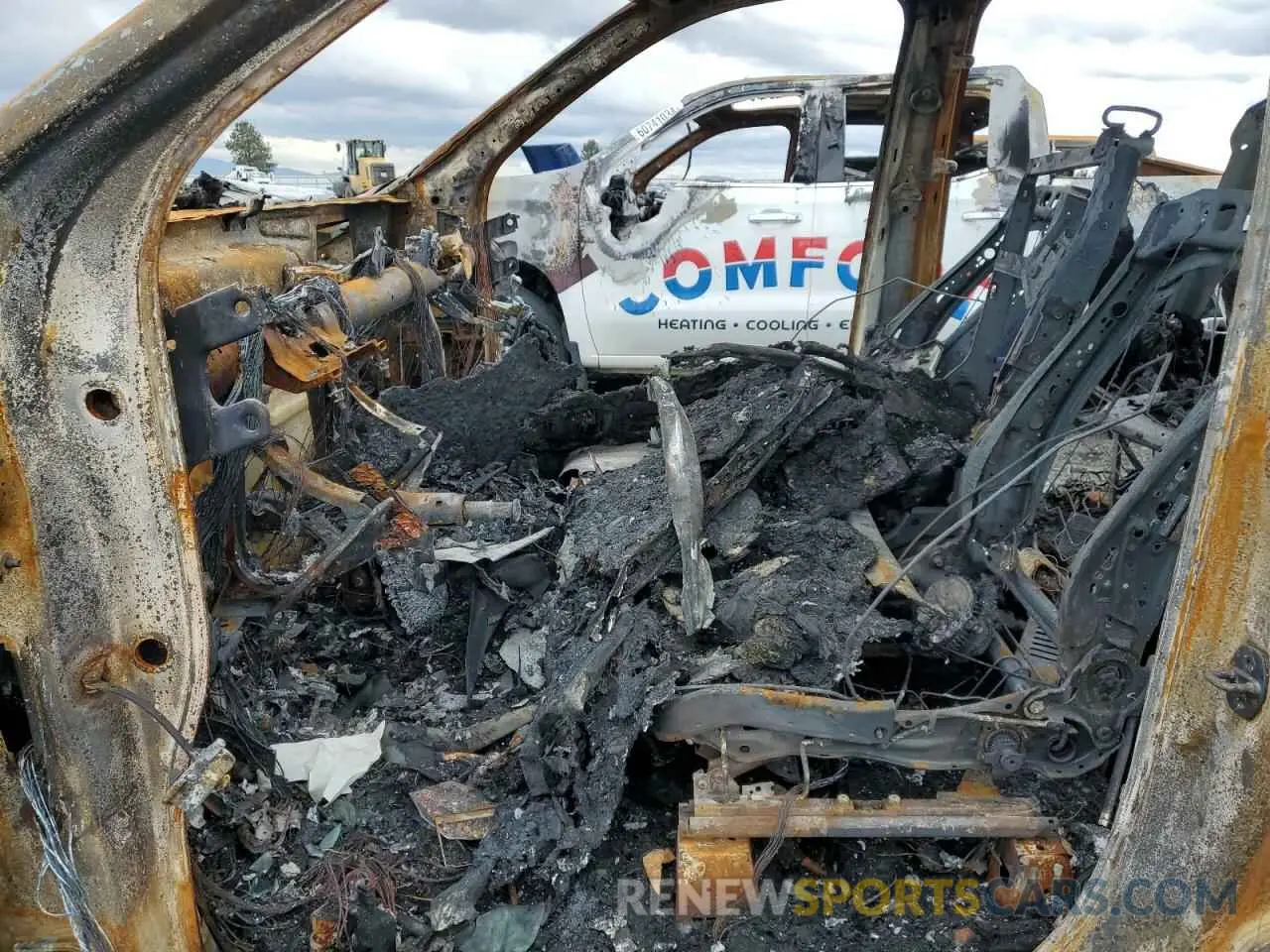 7 Photograph of a damaged car 3GTU9DED4MG148938 GMC SIERRA 2021