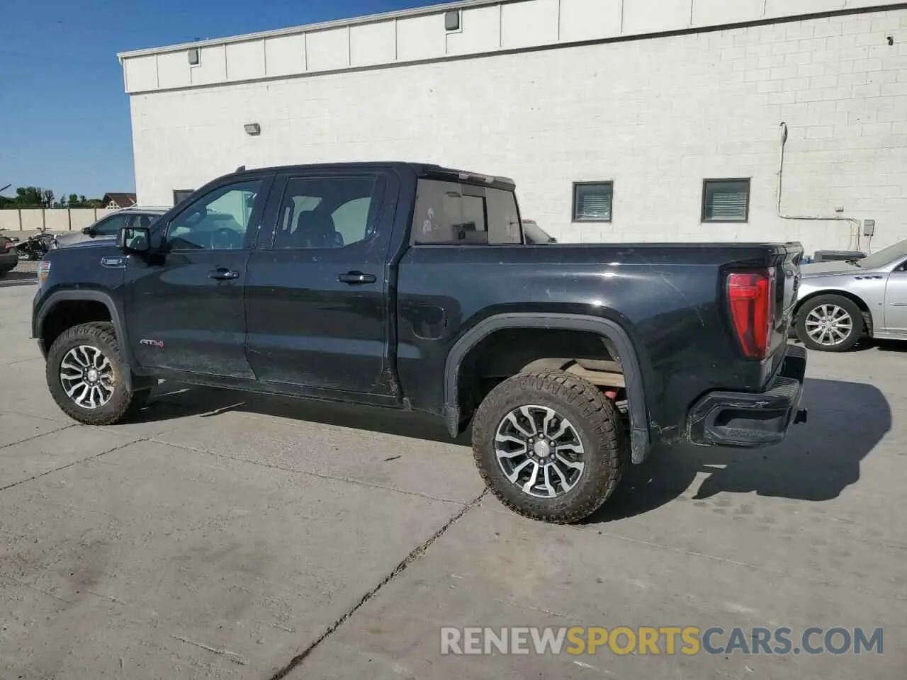 2 Photograph of a damaged car 3GTU9EET1MG346986 GMC SIERRA 2021