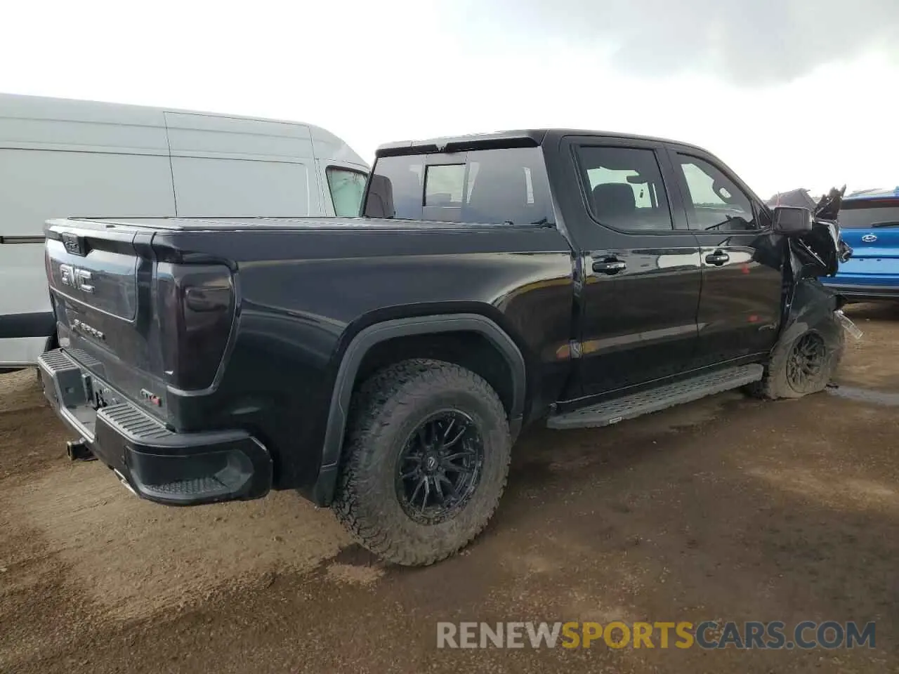 3 Photograph of a damaged car 3GTU9EET2MG339318 GMC SIERRA 2021