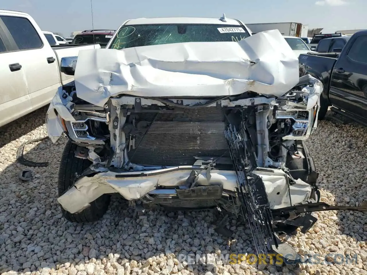 5 Photograph of a damaged car 3GTU9FEDXMG453310 GMC SIERRA 2021