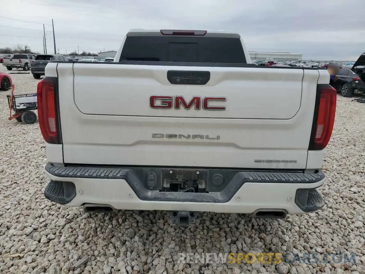 6 Photograph of a damaged car 3GTU9FEDXMG453310 GMC SIERRA 2021