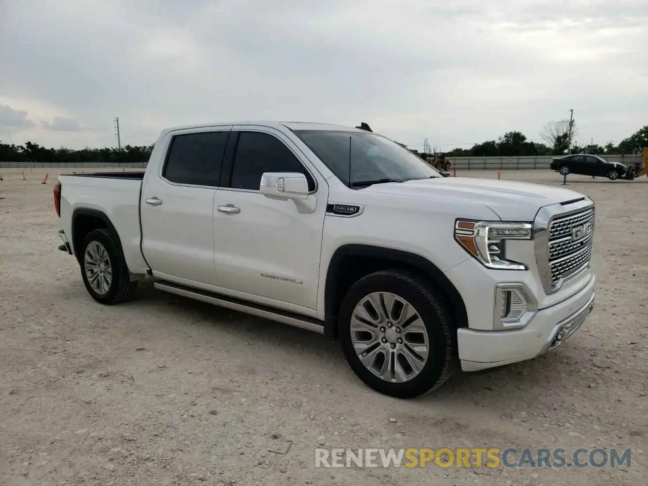 4 Photograph of a damaged car 3GTU9FEL2MG140341 GMC SIERRA 2021