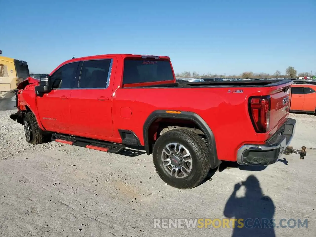 2 Photograph of a damaged car 1GT49ME78NF223380 GMC SIERRA 2022