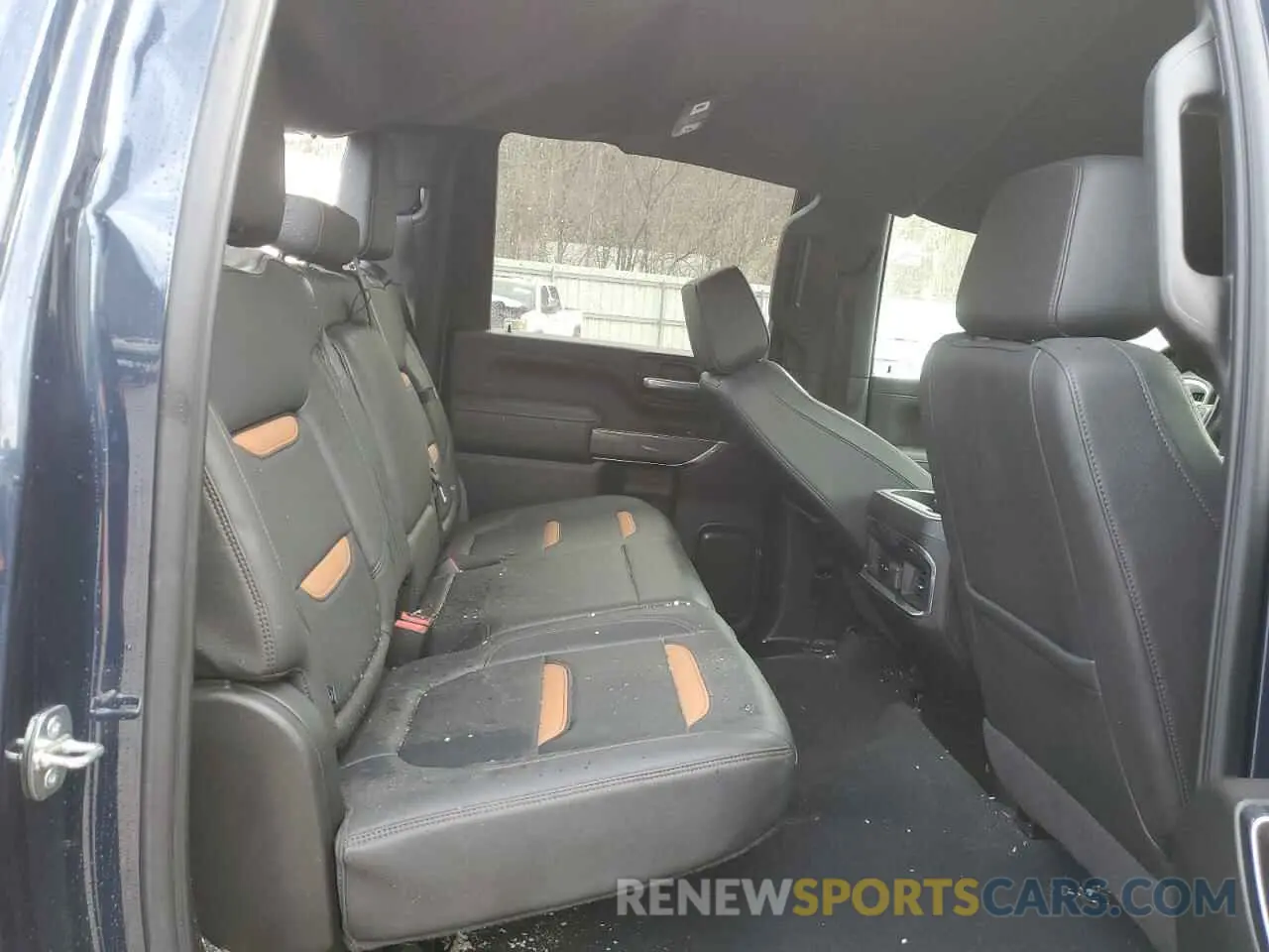 10 Photograph of a damaged car 1GT49PE71NF295653 GMC SIERRA 2022