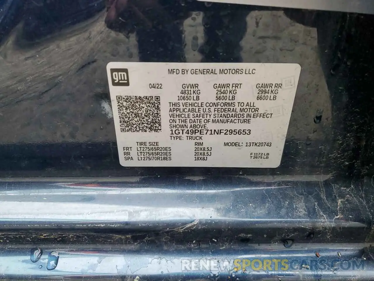 12 Photograph of a damaged car 1GT49PE71NF295653 GMC SIERRA 2022