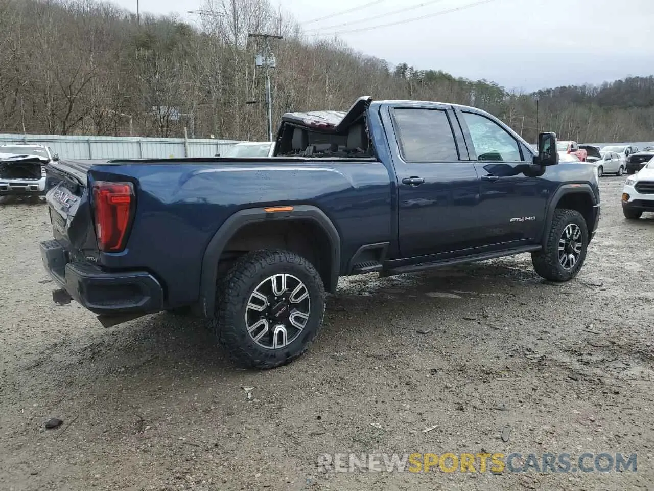 3 Photograph of a damaged car 1GT49PE71NF295653 GMC SIERRA 2022