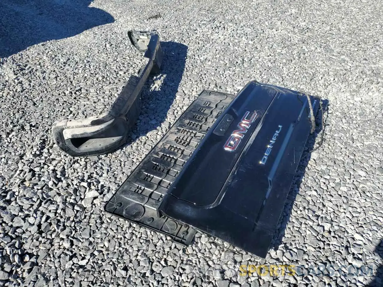 12 Photograph of a damaged car 1GT49WEY1NF120211 GMC SIERRA 2022