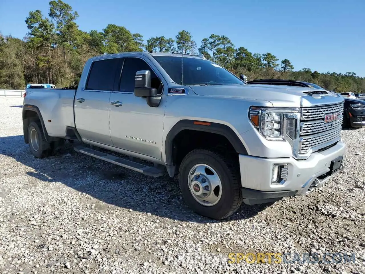 4 Фотография поврежденного автомобиля 1GT49WEY9NF344911 GMC SIERRA 2022