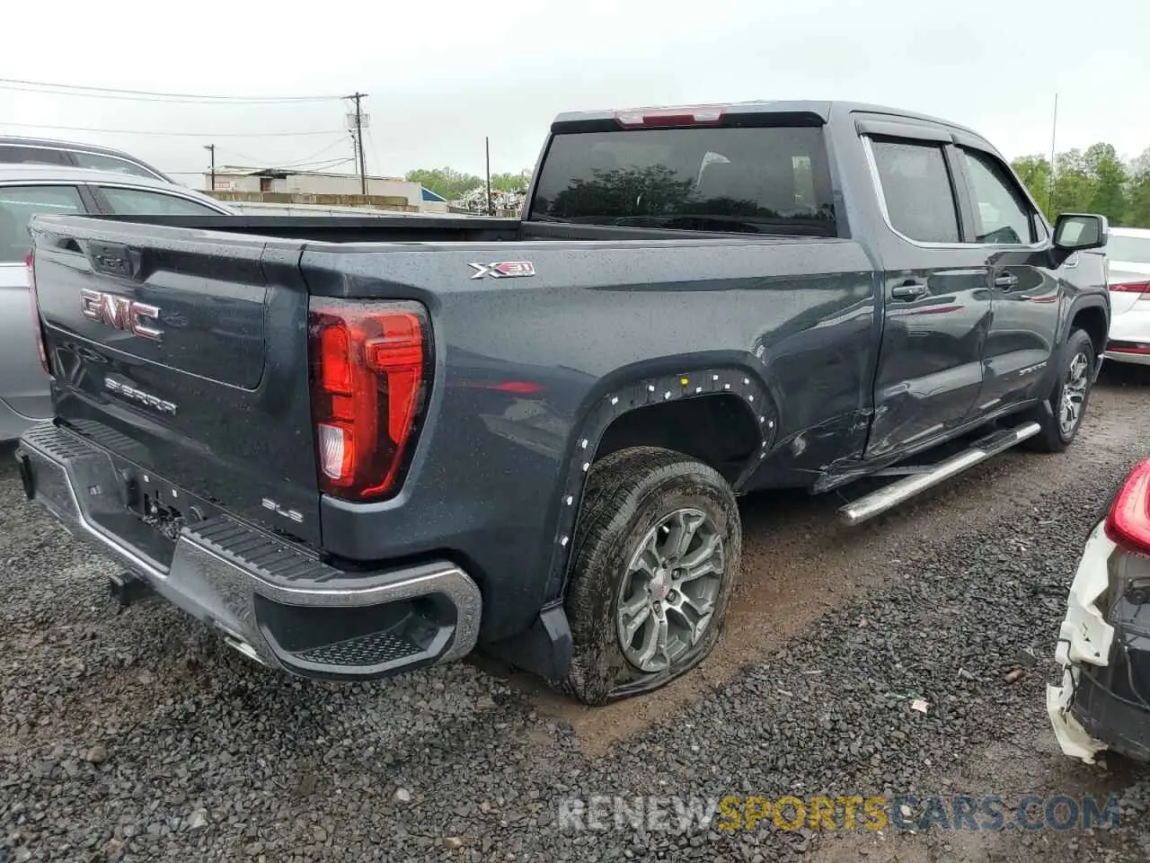 3 Photograph of a damaged car 1GTU9BEDXNZ147718 GMC SIERRA 2022