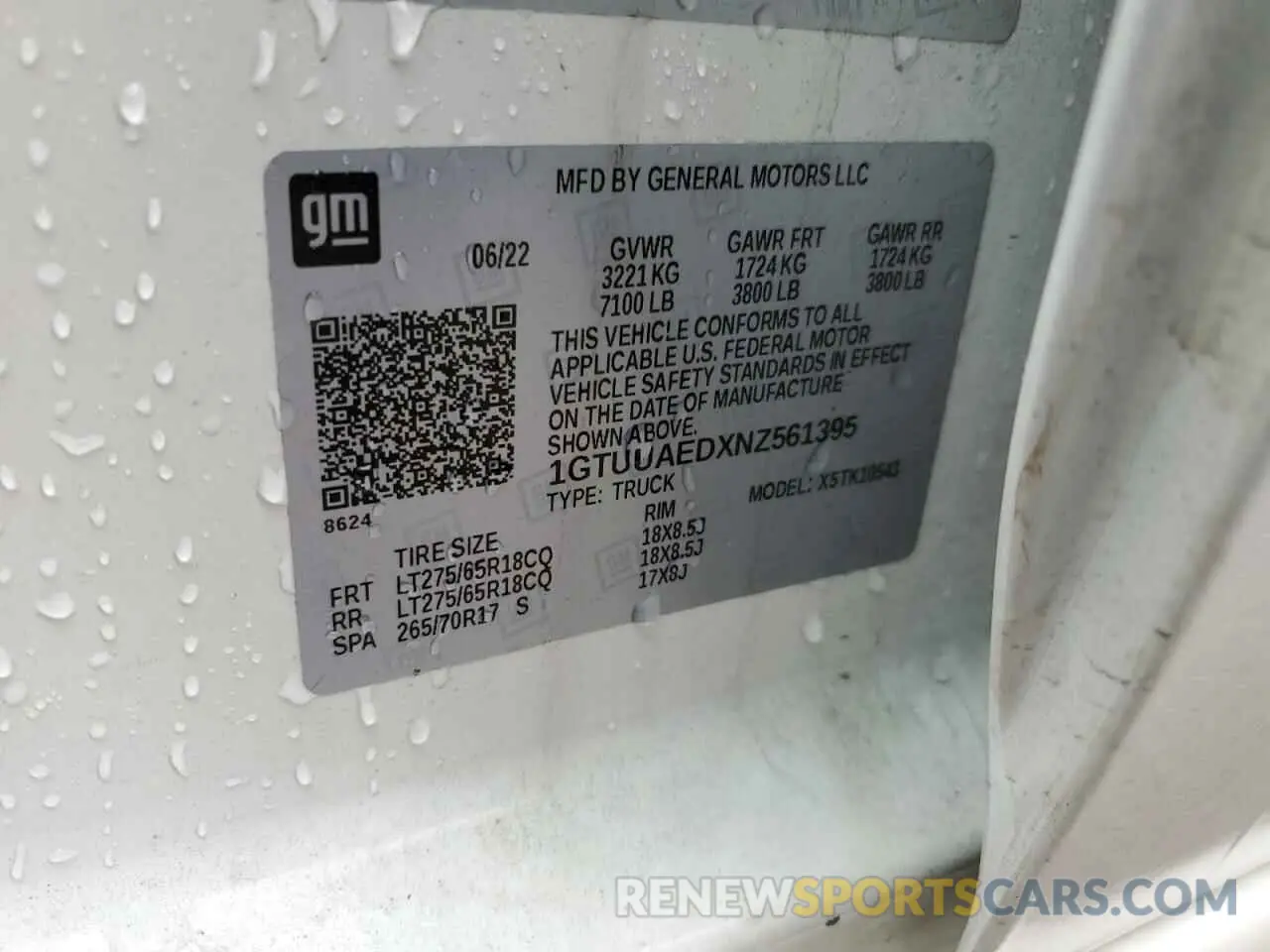 13 Photograph of a damaged car 1GTUUAEDXNZ561395 GMC SIERRA 2022