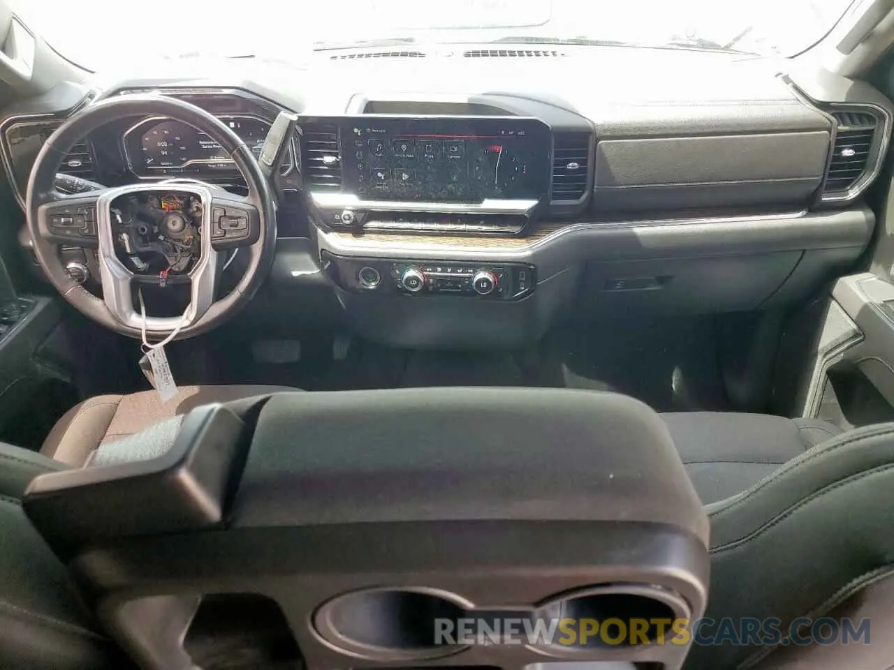 8 Photograph of a damaged car 3GTPHCEK6NG680363 GMC SIERRA 2022