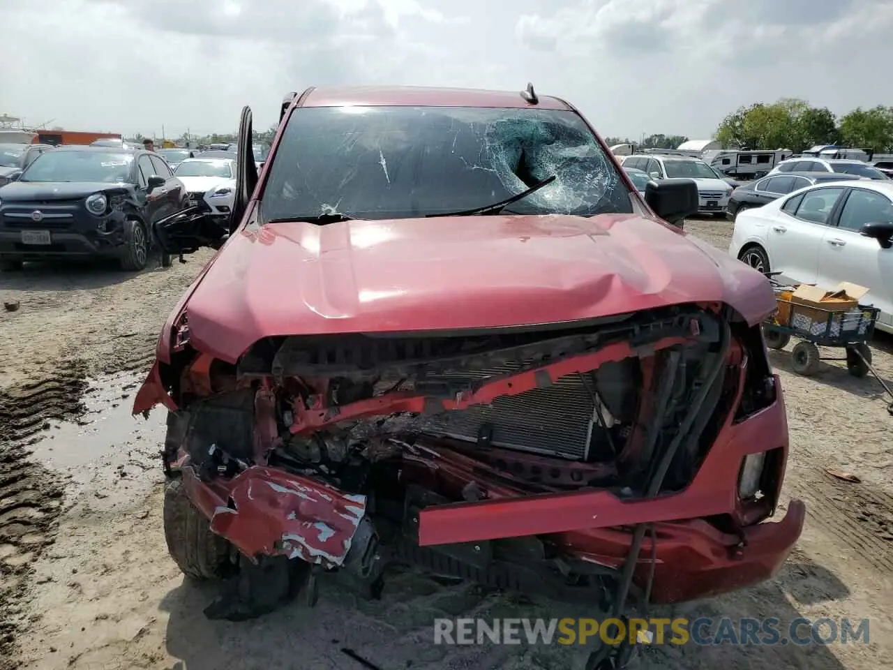 5 Photograph of a damaged car 3GTU9CED9NG161096 GMC SIERRA 2022