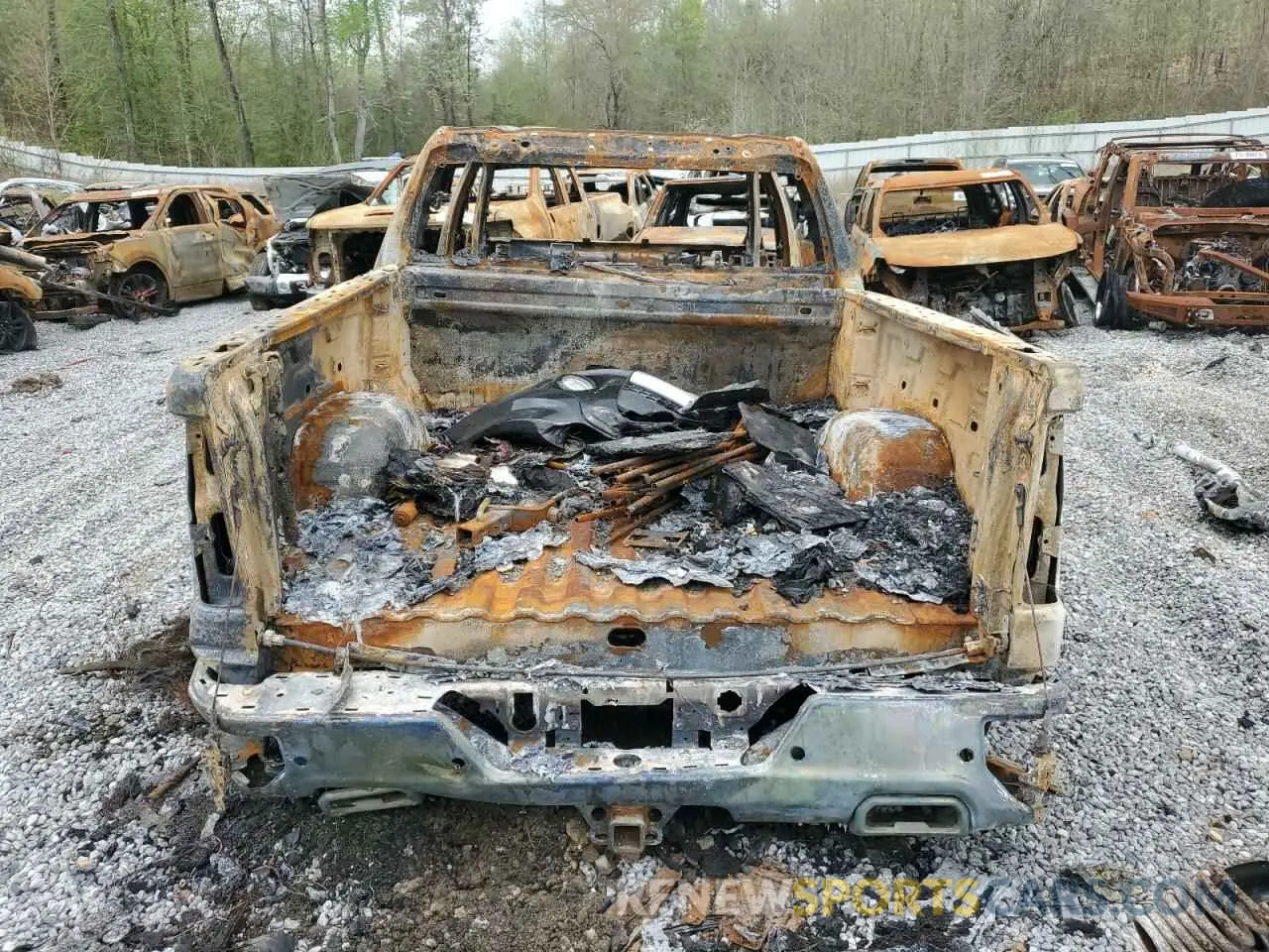 6 Фотография поврежденного автомобиля 3GTU9DEL7NG131320 GMC SIERRA 2022