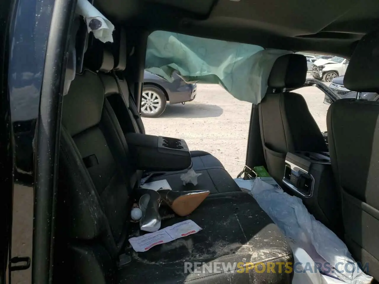 10 Photograph of a damaged car 3GTU9DET8NG174595 GMC SIERRA 2022