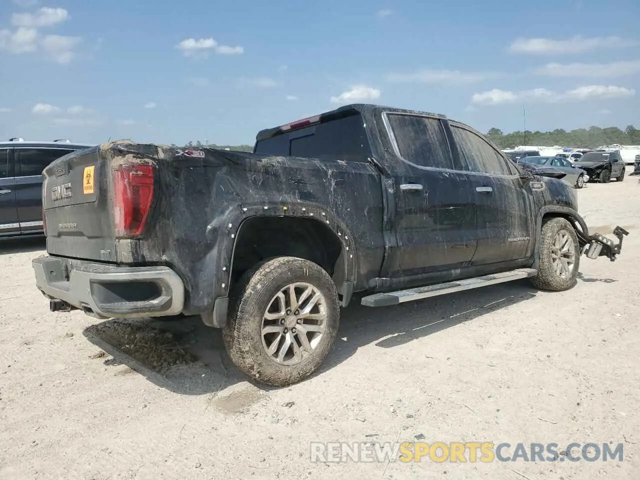 3 Photograph of a damaged car 3GTU9DET8NG174595 GMC SIERRA 2022