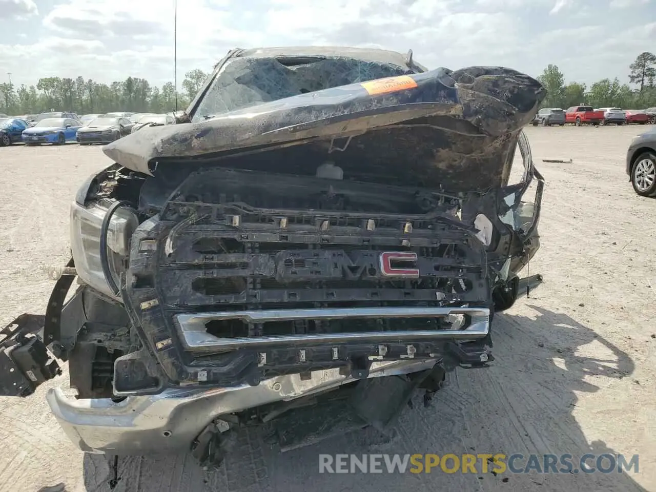 5 Photograph of a damaged car 3GTU9DET8NG174595 GMC SIERRA 2022