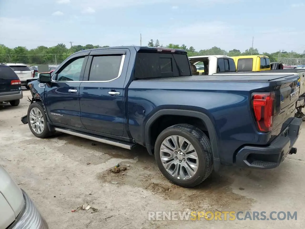 2 Photograph of a damaged car 3GTU9FEL1NG181268 GMC SIERRA 2022