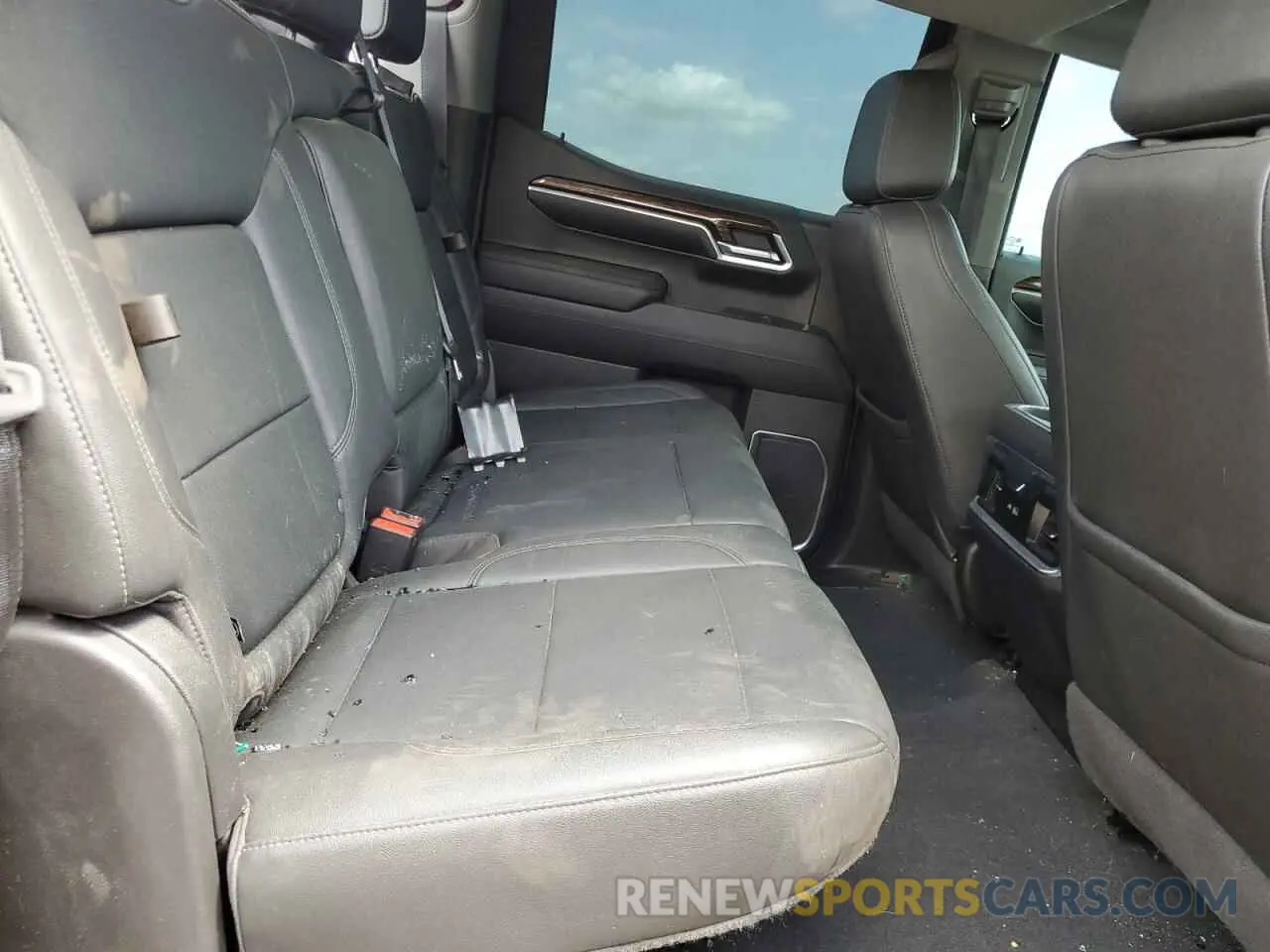 10 Photograph of a damaged car 3GTUUCED8NG610251 GMC SIERRA 2022
