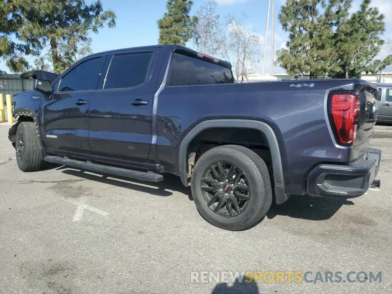 2 Photograph of a damaged car 3GTUUCEDXNG548397 GMC SIERRA 2022