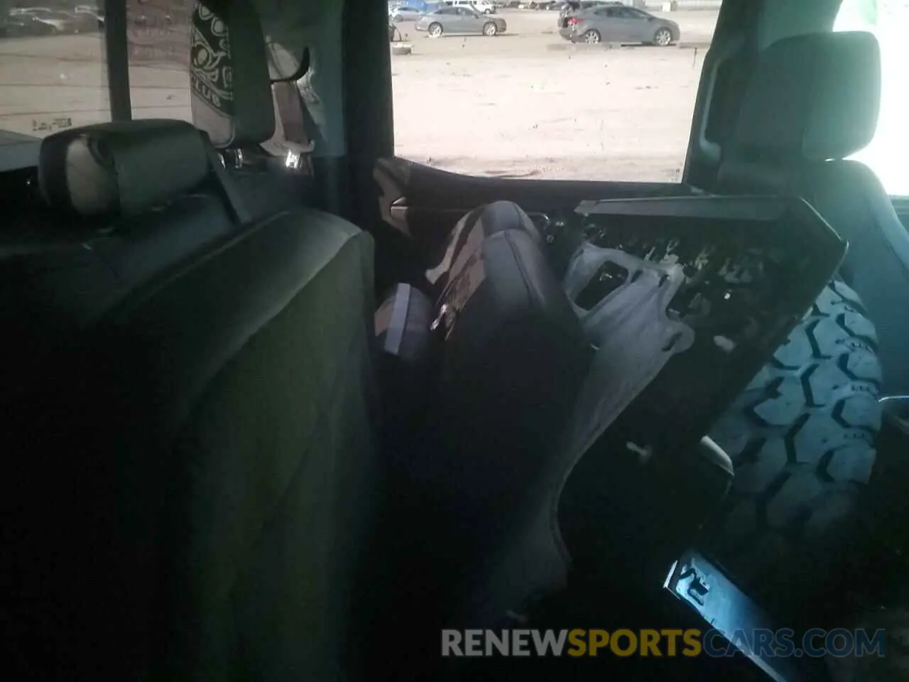 10 Photograph of a damaged car 3GTUUDEDXNG647307 GMC SIERRA 2022