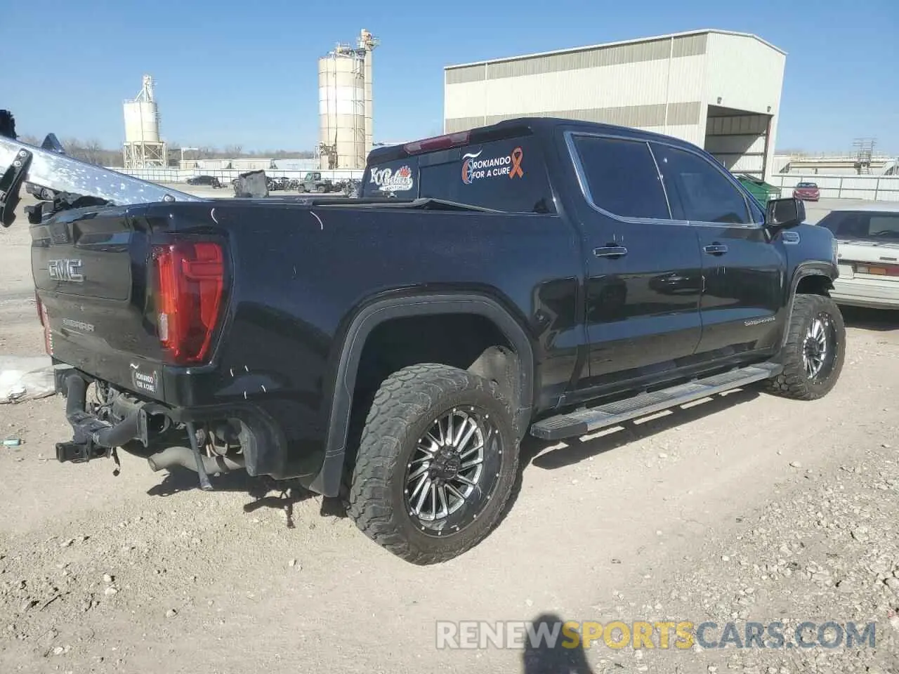 3 Photograph of a damaged car 3GTUUDEDXNG647307 GMC SIERRA 2022