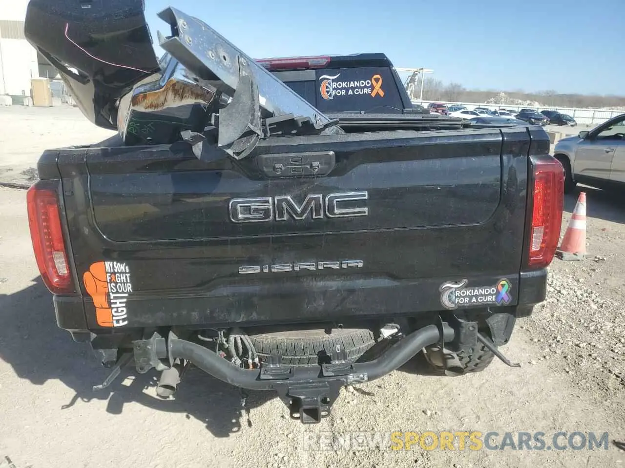 6 Photograph of a damaged car 3GTUUDEDXNG647307 GMC SIERRA 2022