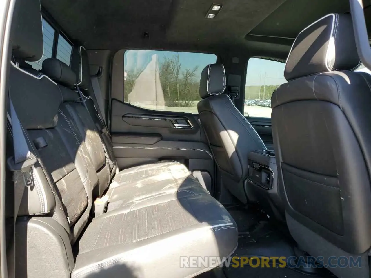 10 Photograph of a damaged car 3GTUUFEL6NG531380 GMC SIERRA 2022
