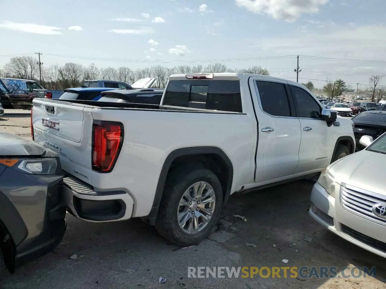 3 Photograph of a damaged car 3GTUUGED2NG521041 GMC SIERRA 2022