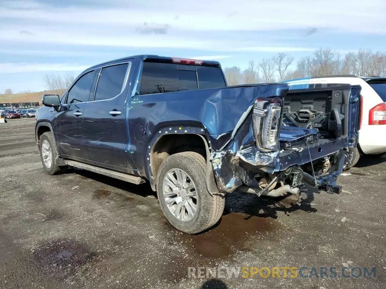2 Photograph of a damaged car 3GTUUGED5NG589012 GMC SIERRA 2022
