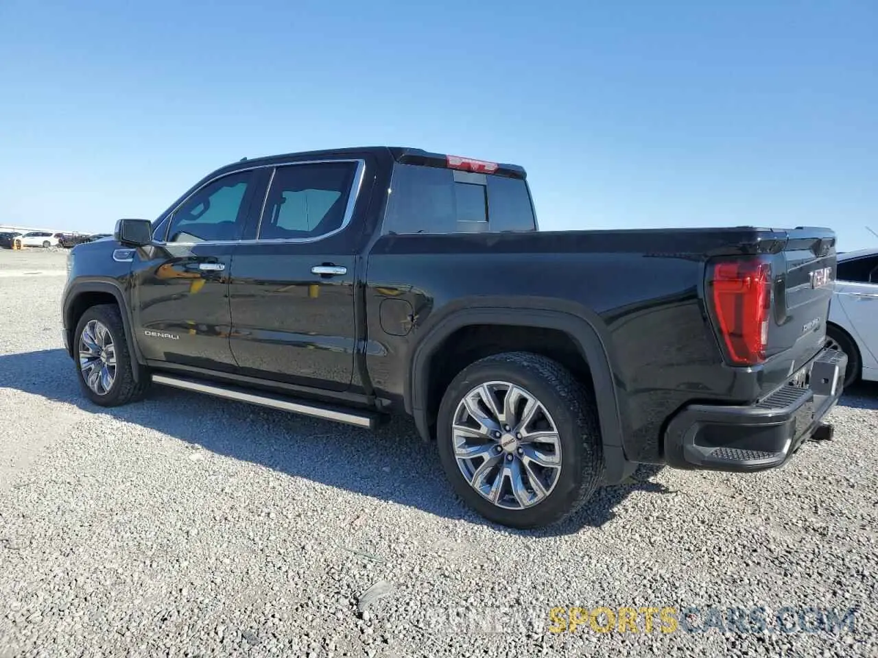 2 Photograph of a damaged car 3GTUUGED9NG685418 GMC SIERRA 2022