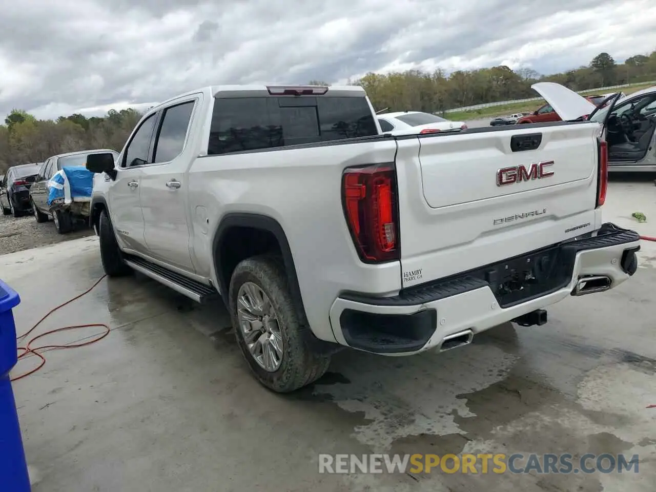 2 Photograph of a damaged car 3GTUUGEL6NG656692 GMC SIERRA 2022