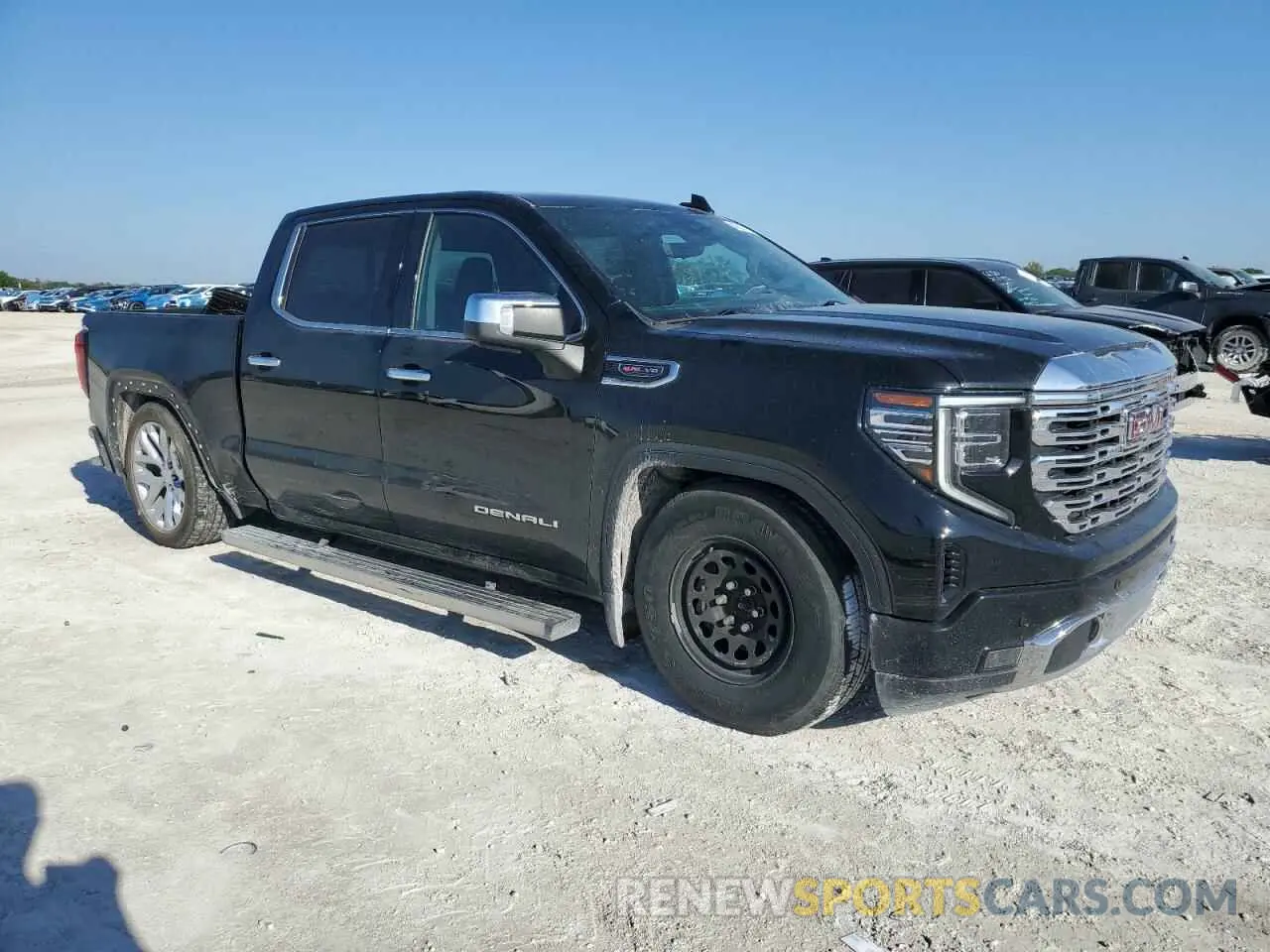 4 Photograph of a damaged car 3GTUUGEL8NG506373 GMC SIERRA 2022