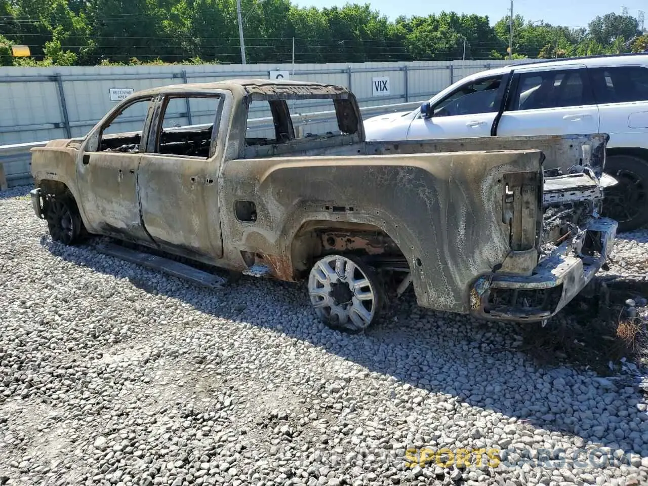 2 Фотография поврежденного автомобиля 1GT49NE73PF174985 GMC SIERRA 2023