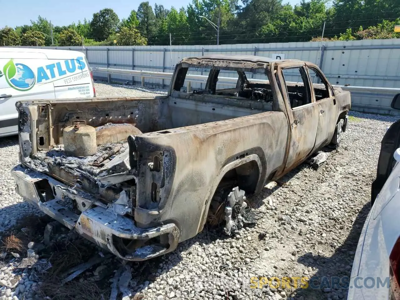 3 Фотография поврежденного автомобиля 1GT49NE73PF174985 GMC SIERRA 2023