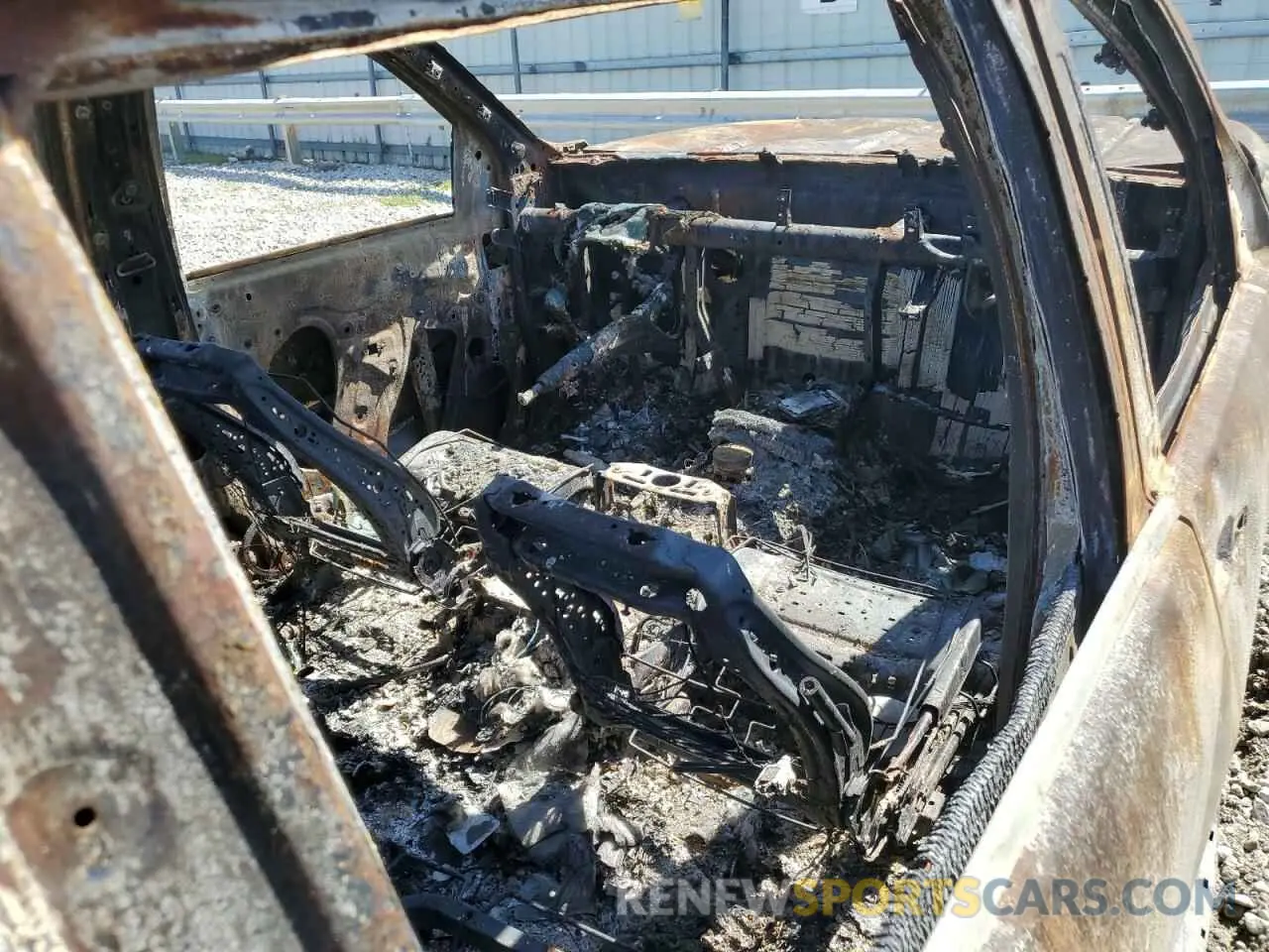 8 Фотография поврежденного автомобиля 1GT49NE73PF174985 GMC SIERRA 2023