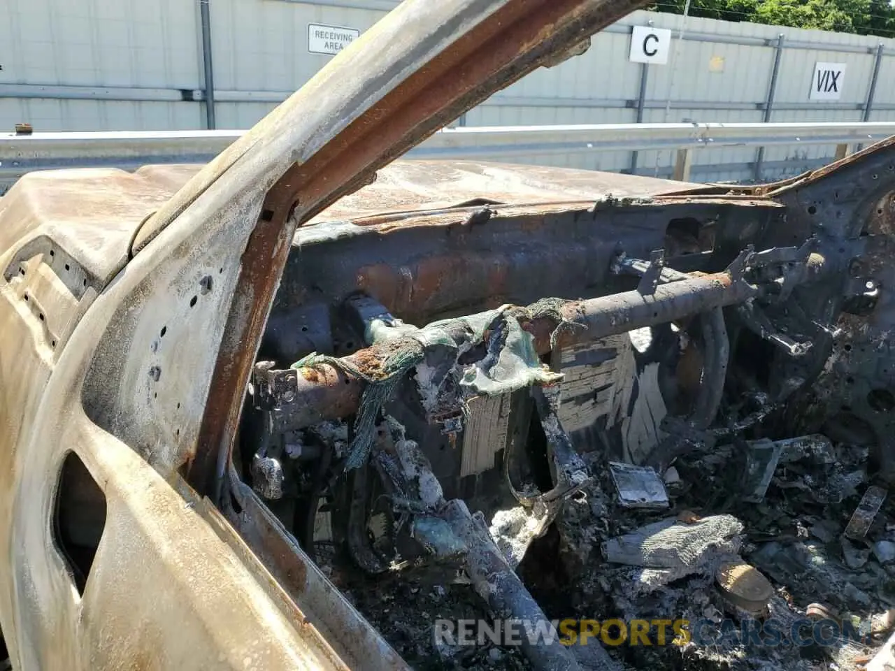 9 Фотография поврежденного автомобиля 1GT49NE73PF174985 GMC SIERRA 2023