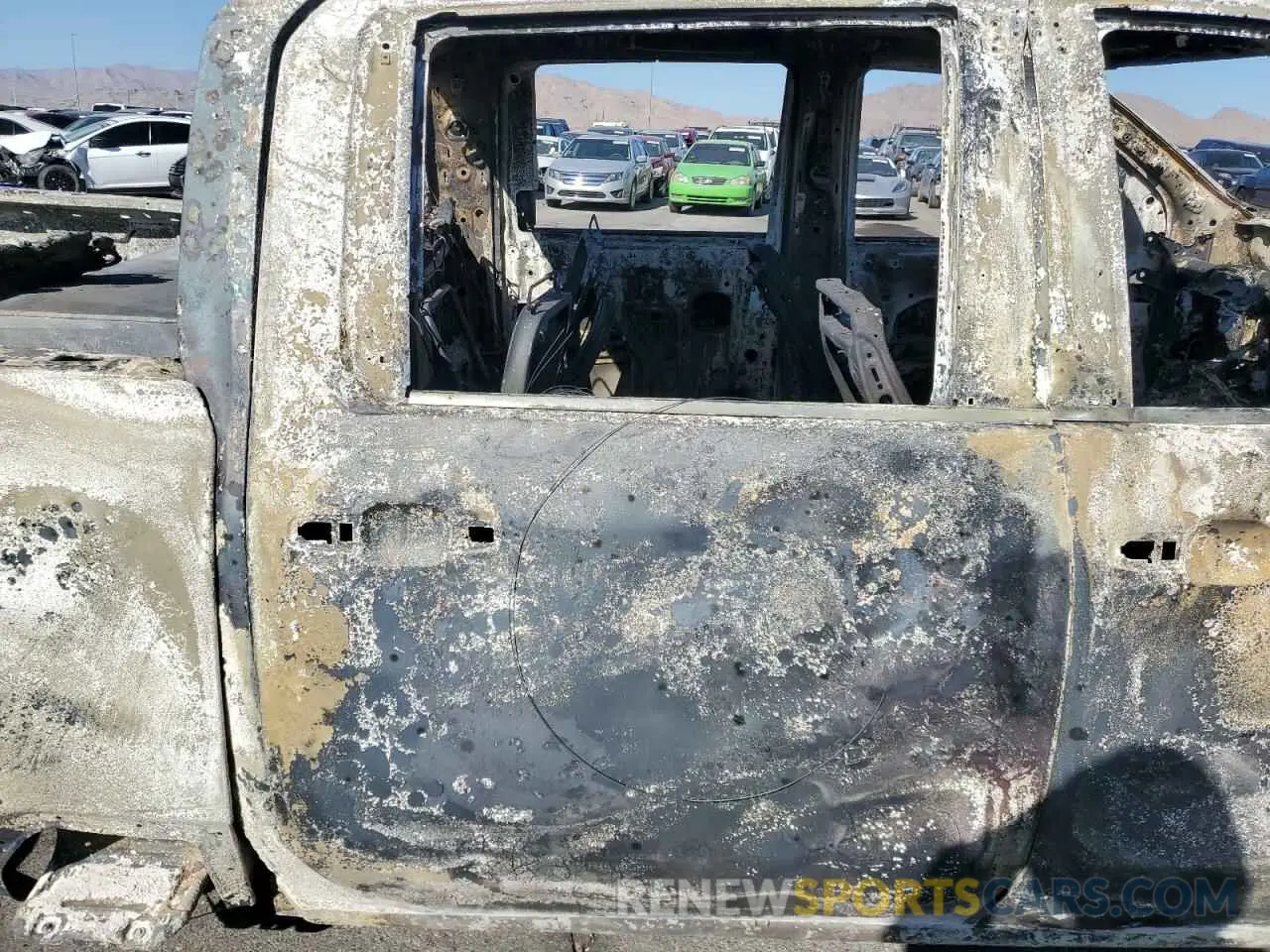 10 Фотография поврежденного автомобиля 1GT49NEY0PF108693 GMC SIERRA 2023