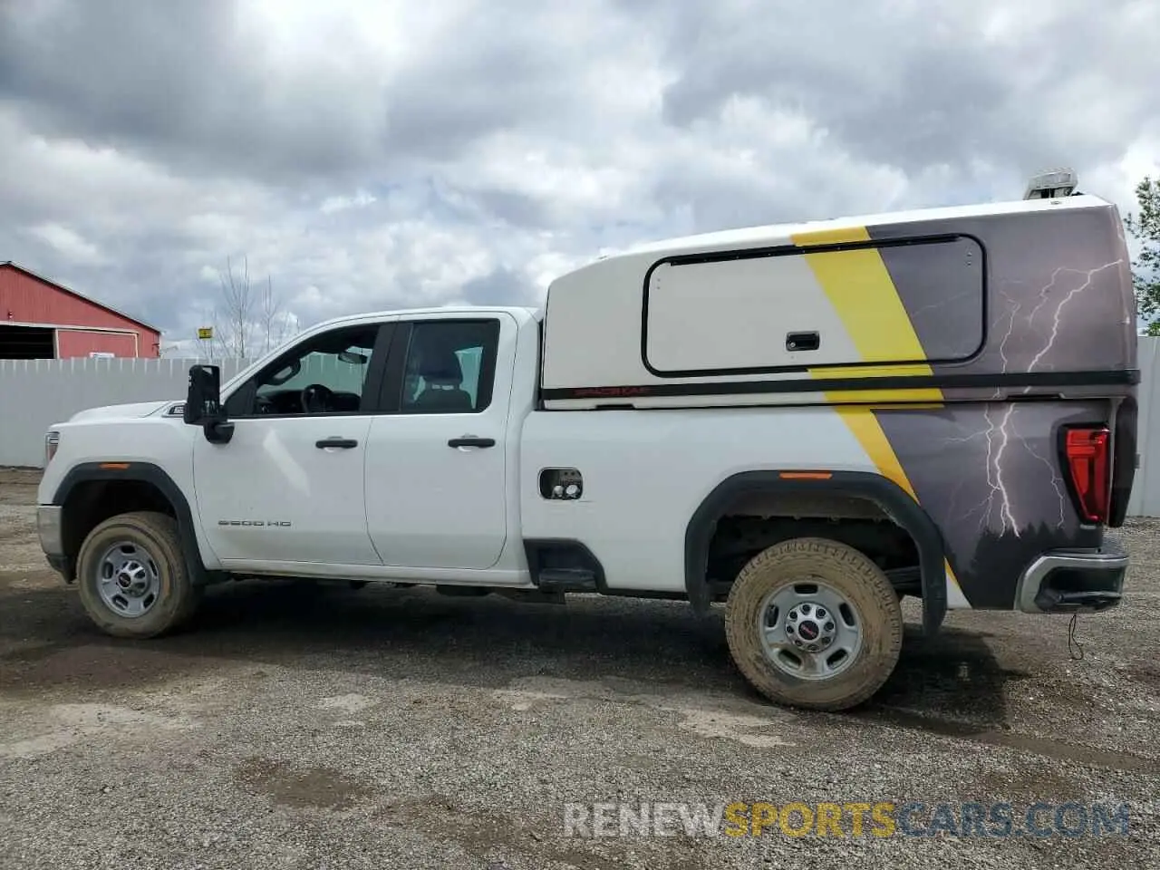 2 Photograph of a damaged car 1GT59LEY4PF113906 GMC SIERRA 2023
