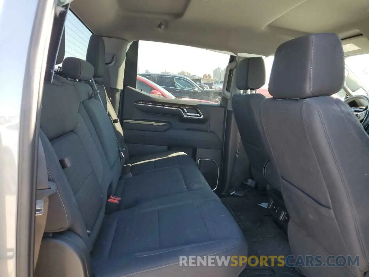 10 Фотография поврежденного автомобиля 1GTPHCE82PZ330672 GMC SIERRA 2023
