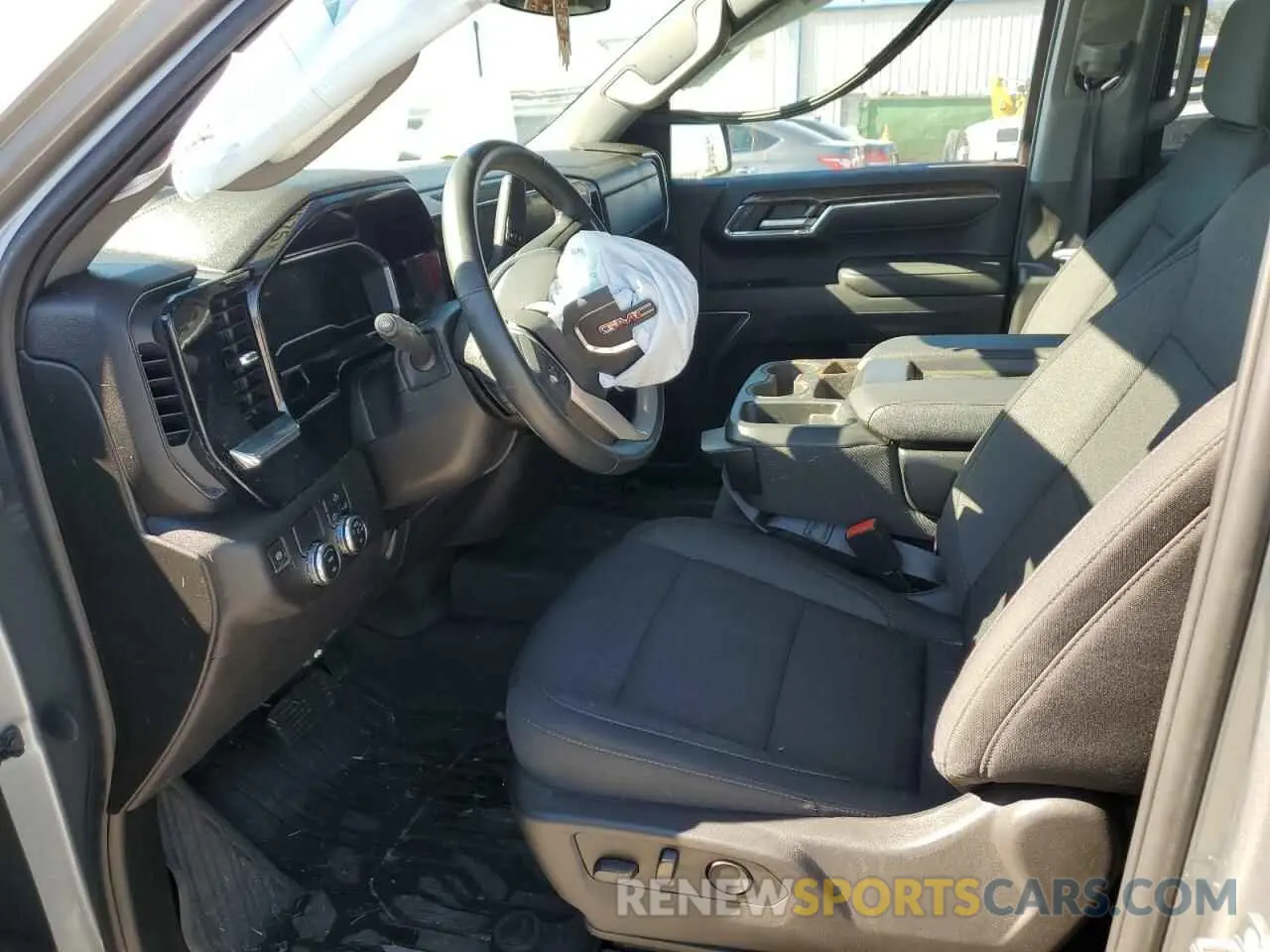 7 Фотография поврежденного автомобиля 1GTPHCE82PZ330672 GMC SIERRA 2023