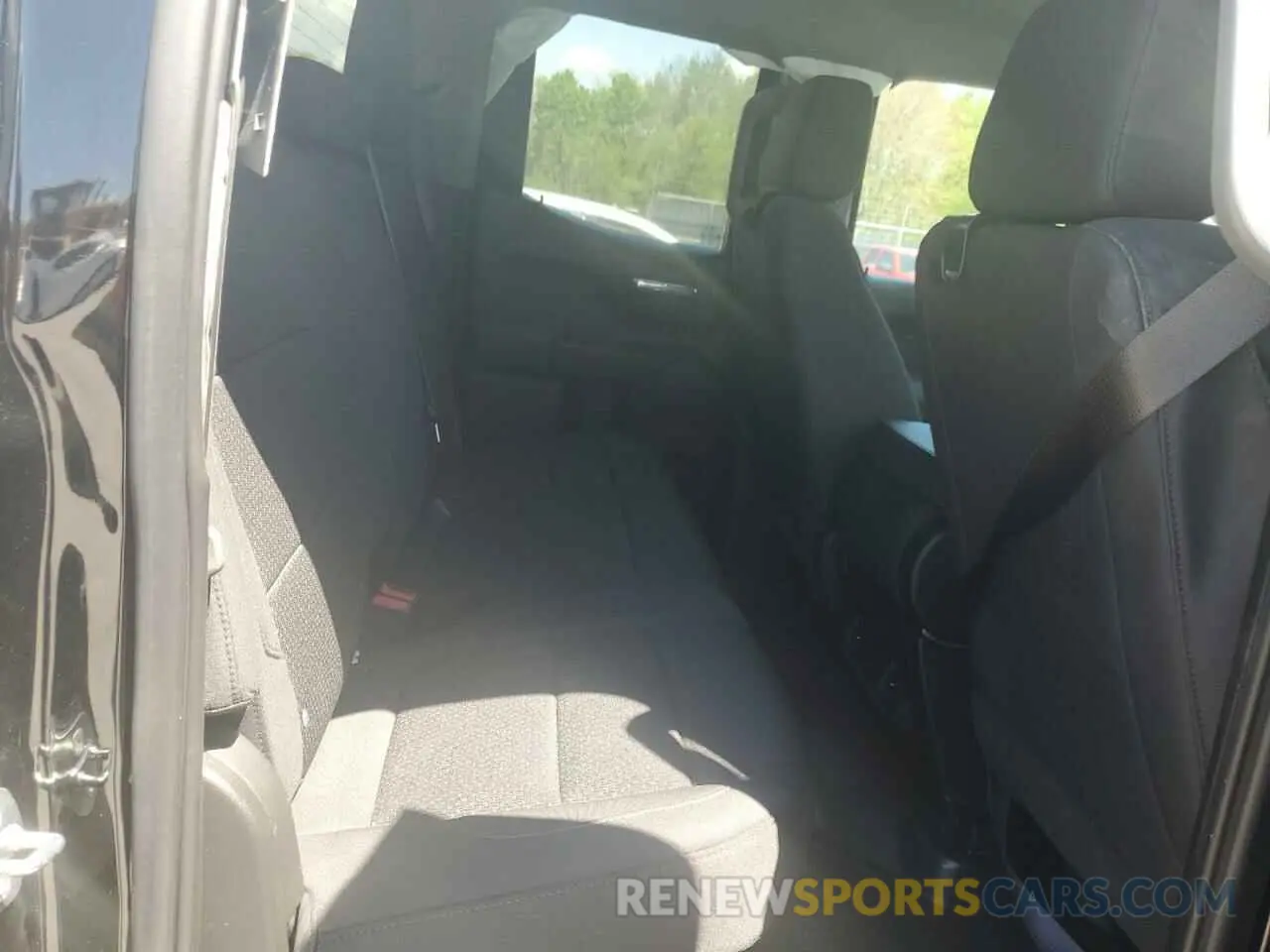 10 Photograph of a damaged car 1GTRUAED0PZ257047 GMC SIERRA 2023