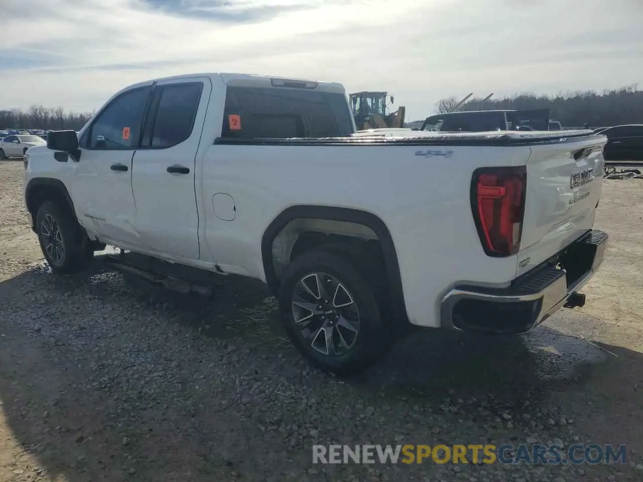 2 Фотография поврежденного автомобиля 1GTRUAED2PZ292849 GMC SIERRA 2023