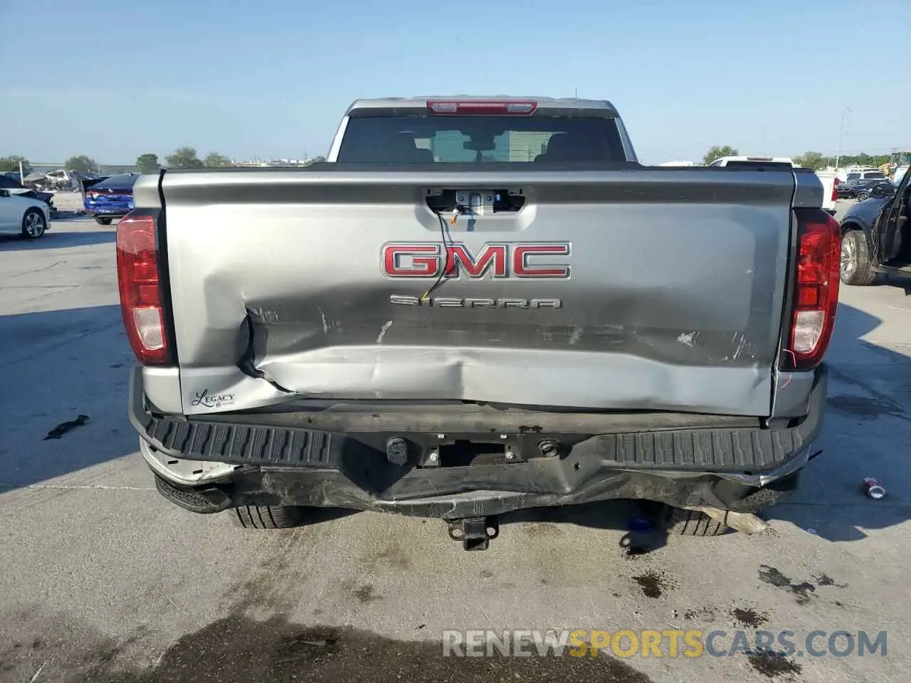 6 Photograph of a damaged car 1GTRUAED3PZ323123 GMC SIERRA 2023