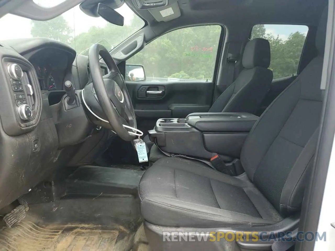 7 Photograph of a damaged car 1GTRUAED9PZ300753 GMC SIERRA 2023
