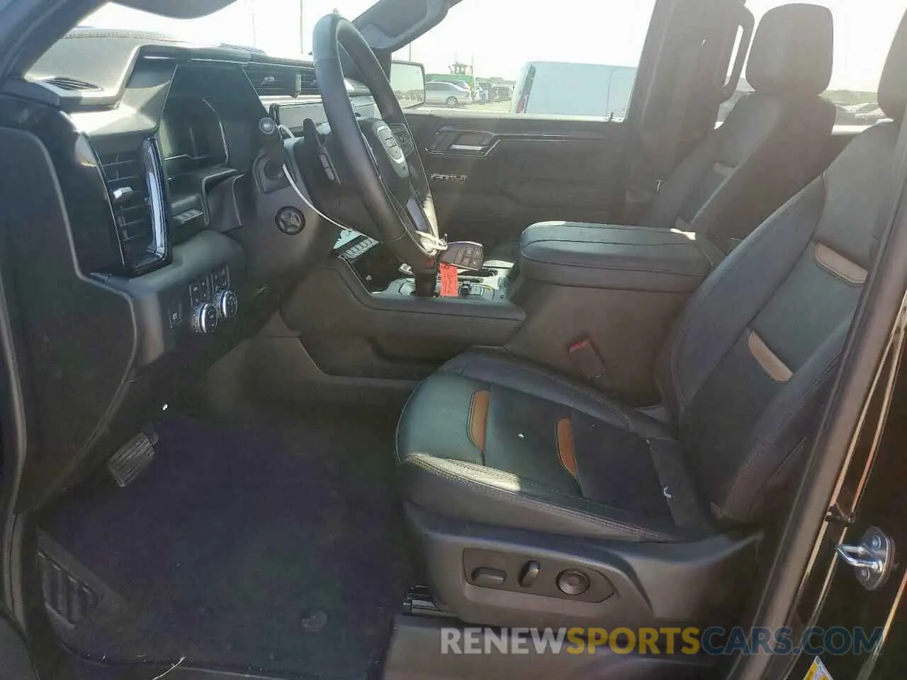 7 Фотография поврежденного автомобиля 1GTUUEE83PZ319299 GMC SIERRA 2023