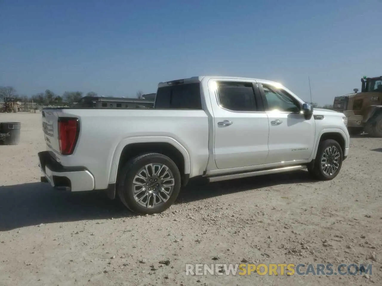 3 Photograph of a damaged car 1GTUUHE86PZ304345 GMC SIERRA 2023