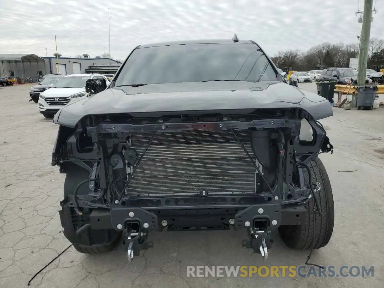 5 Photograph of a damaged car 1GTUUHEL8PZ268422 GMC SIERRA 2023