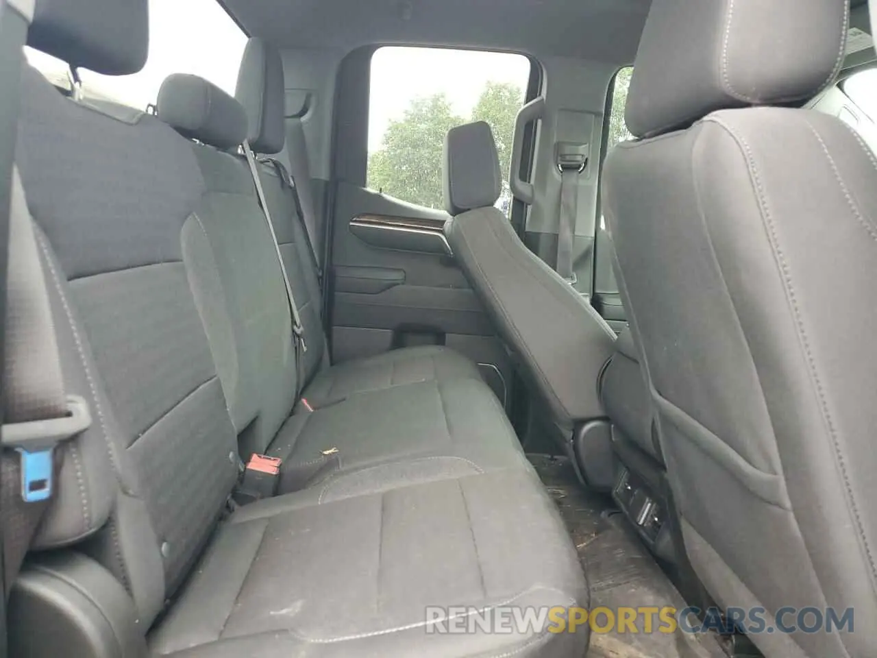 10 Photograph of a damaged car 1GTVUCE83PZ325290 GMC SIERRA 2023