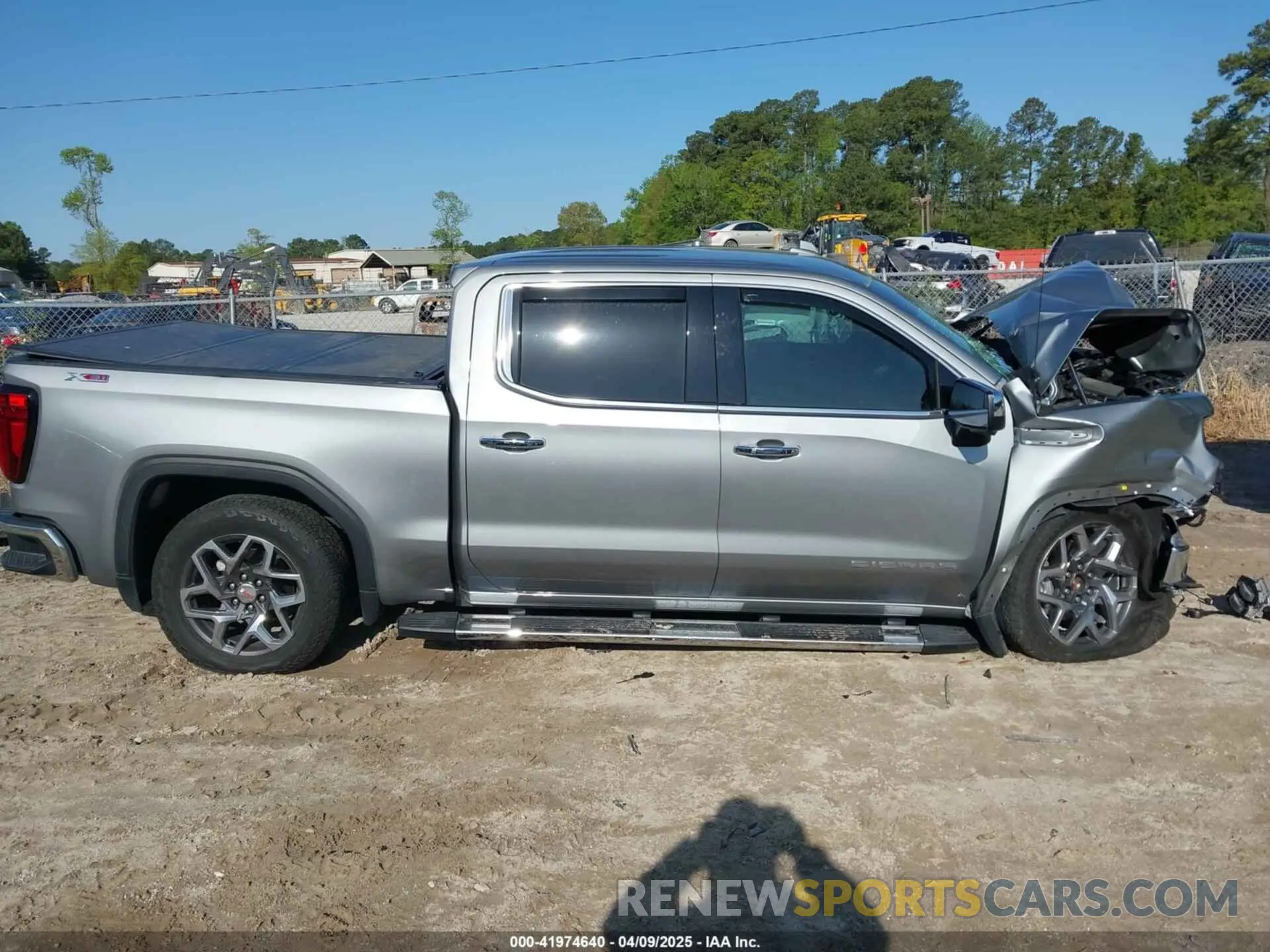 13 Фотография поврежденного автомобиля 3GTUUDED1PG18O250 GMC SIERRA 2023